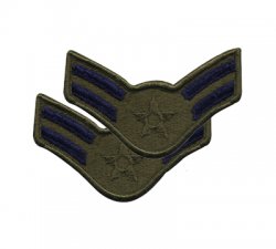 Tygmärke USAF AIRMAN 1ST CLASS Liten 1986-1992 Olivgrön
